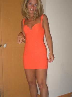 MILF blonde maigre en chaleur