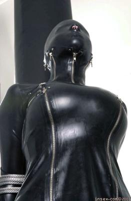 Latex und Fesseln - Geile Sache