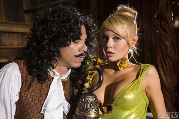 Tinkerbell wird von Captain Hook gefickt