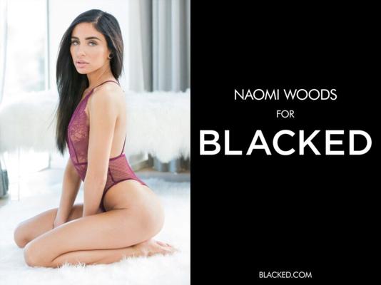 Naomi Woods geschwärzt