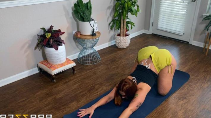 Siri Dahl Pervy Yoga With Siri ZZ