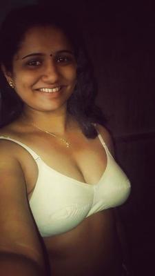 Desin indian girl in bra