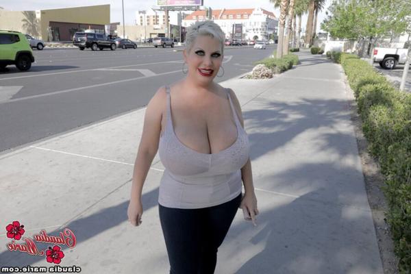 Adultère à gros seins