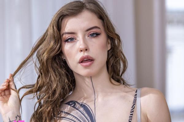 Eden Ivy - Pretty Face Dirty Mind!