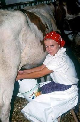 Milkmaid é fodida por visitar o veterinário