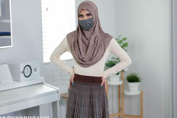 Mila Marie yo - A garota sob o hijab!